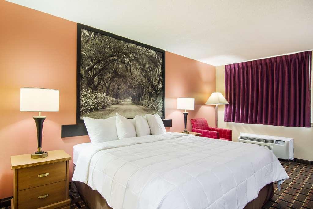 Americas Best Value Inn Darien Quarto foto