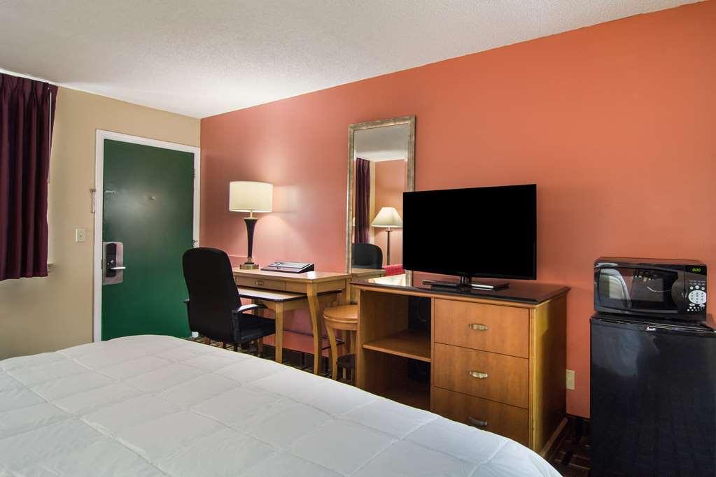Americas Best Value Inn Darien Quarto foto