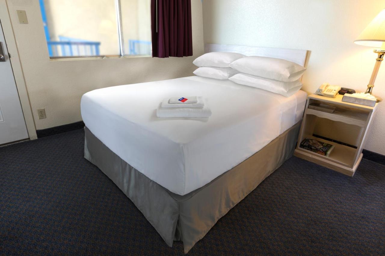 Americas Best Value Inn Darien Exterior foto