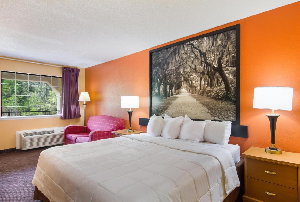Americas Best Value Inn Darien Exterior foto
