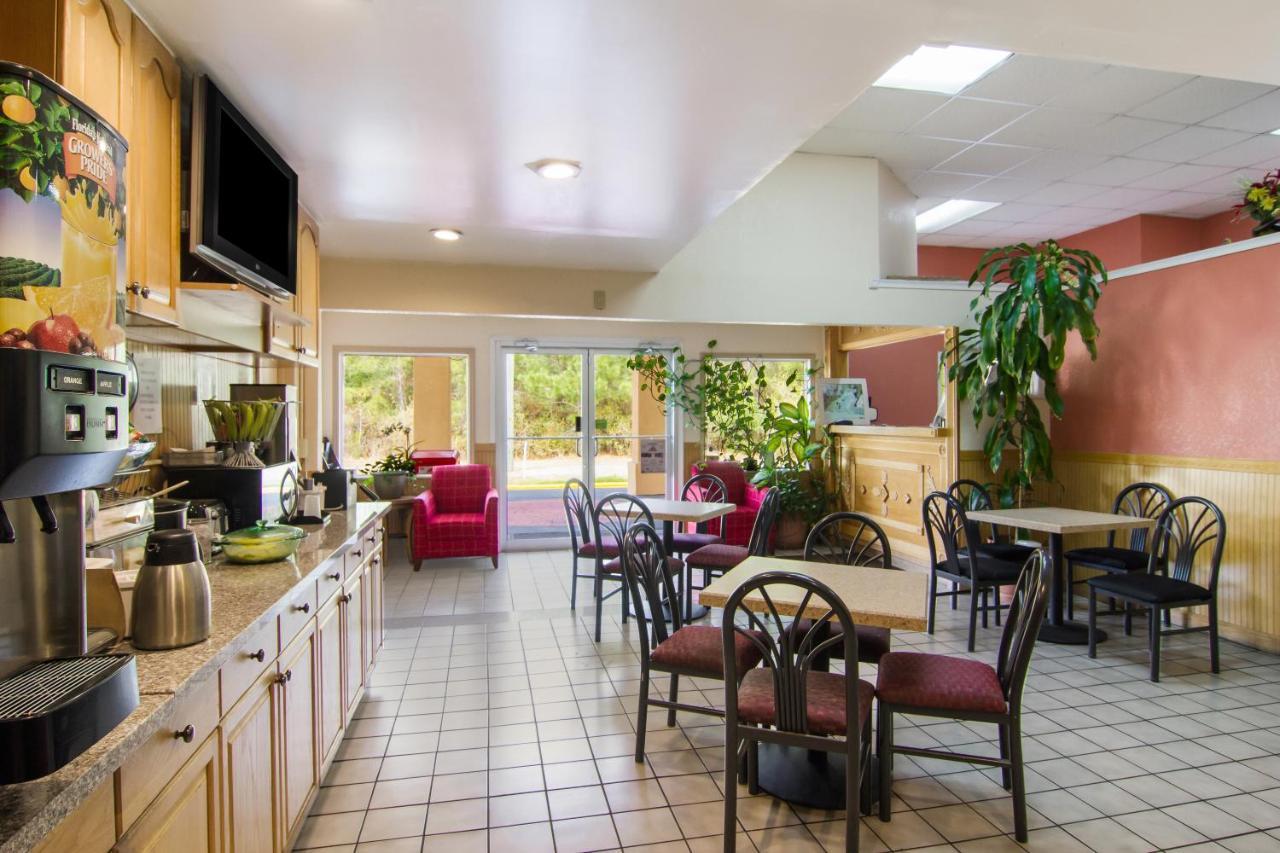 Americas Best Value Inn Darien Exterior foto